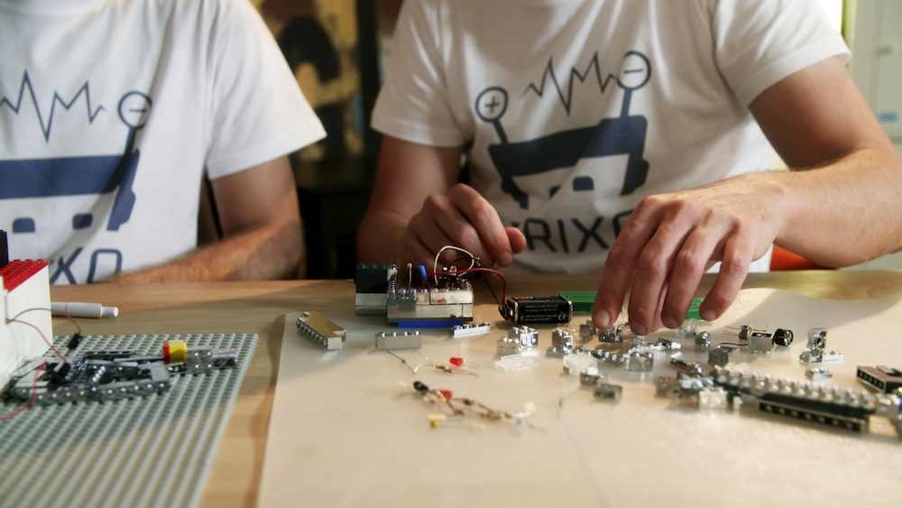 ‘Smart’ Blocks Turn Lego Creations into Web-Connected Toys